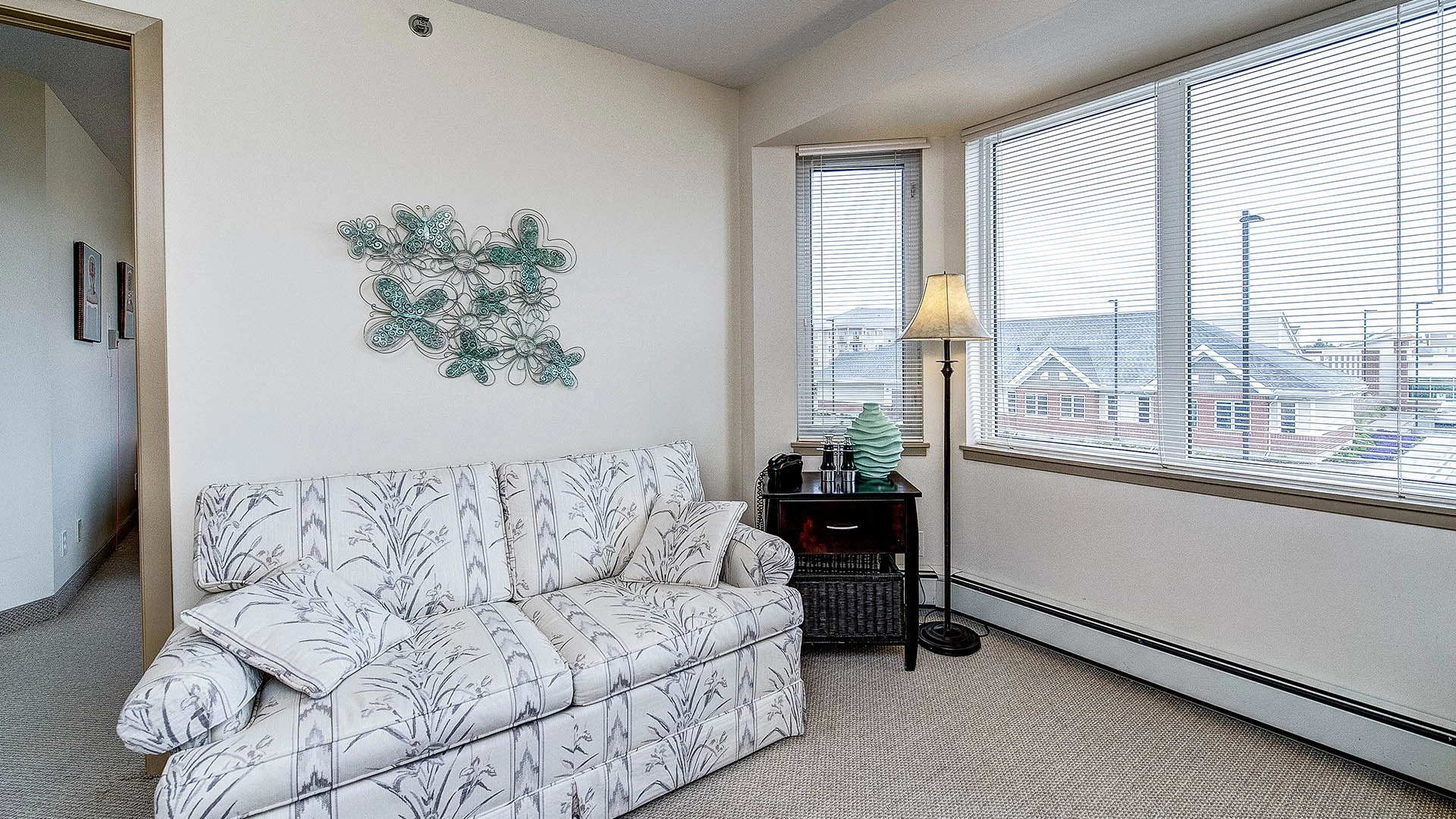 living room in a suite at meadowlands